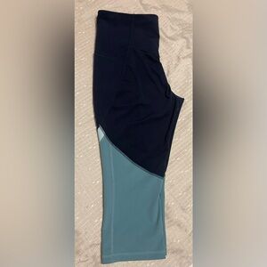 Xersion Women’s Colorblock Capri Leggings